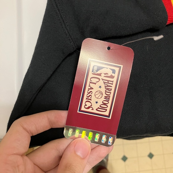 Mitchell&Ness Atlanta Hawks Xl Graffiti Short Sleeve Hoodie NBA Basketball New - Picture 3 of 10